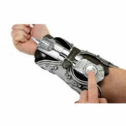 Ezio Auditore Assassin's Creed Cosplay Battle Bracers Gauntlet -Cosplay Cove Shop 30702022 1